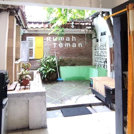 Rumah Teman Hostel スマラン エクステリア 写真