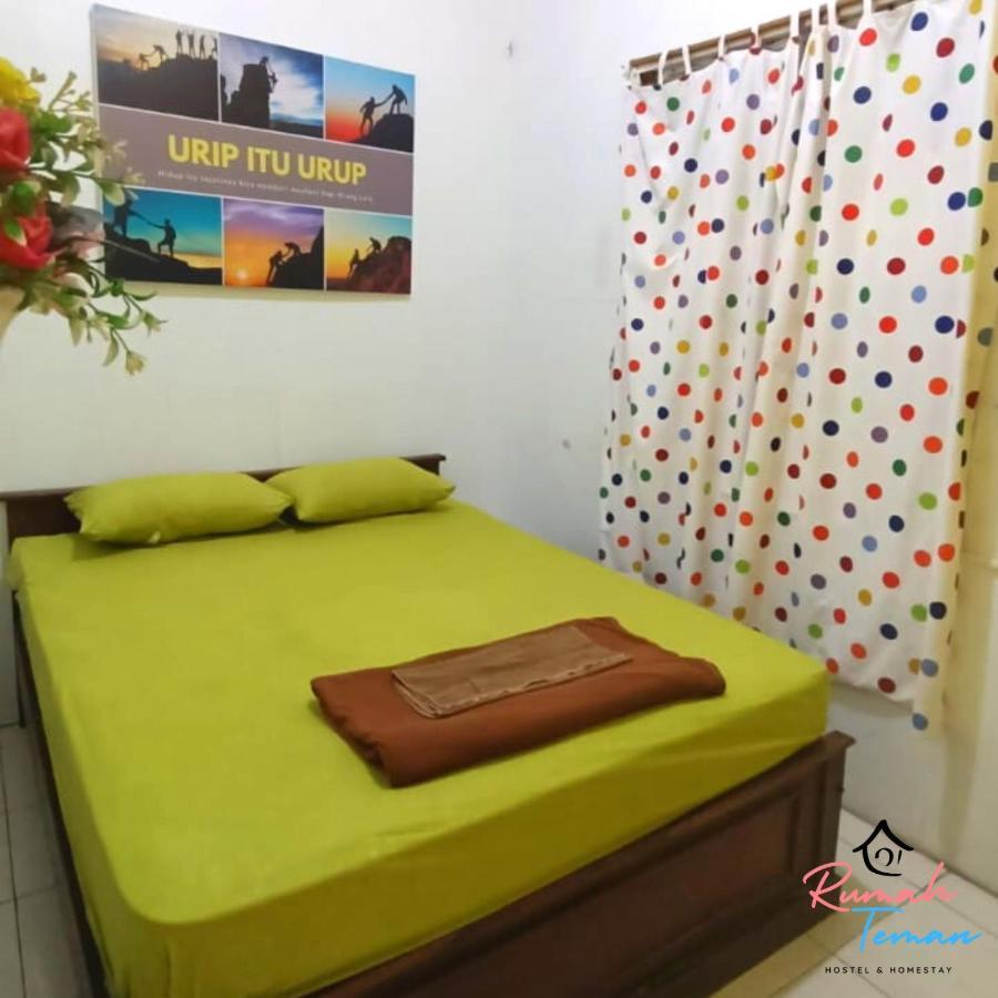Rumah Teman Hostel スマラン エクステリア 写真