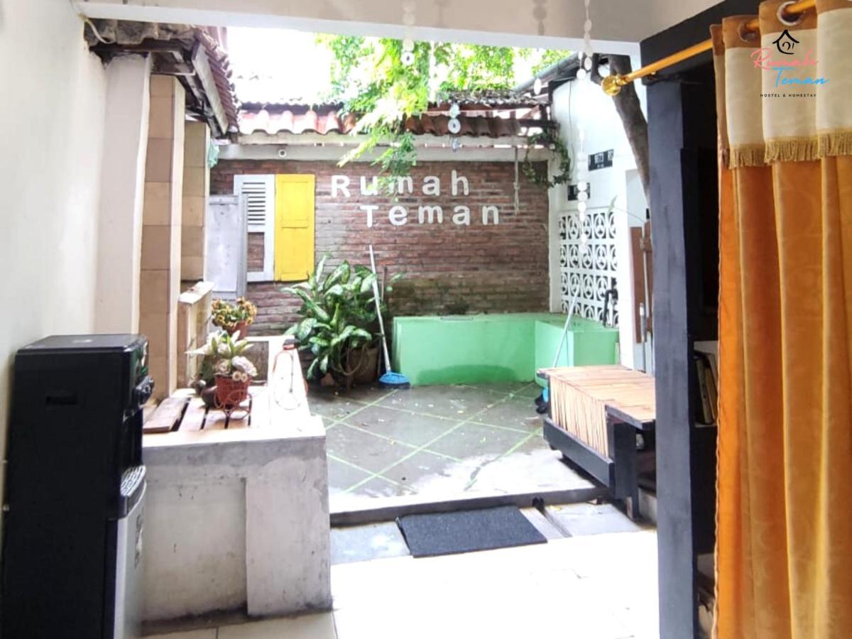 Rumah Teman Hostel スマラン エクステリア 写真