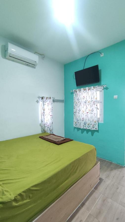 Rumah Teman Hostel スマラン エクステリア 写真